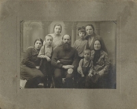 Семья священника Фотография артикул 6136b.